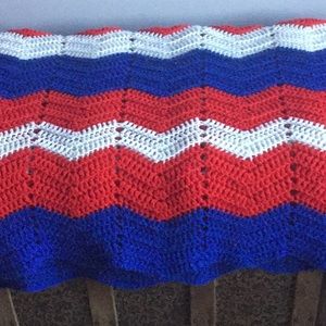 VINTAGE PATRIOTIC HANDMADE KNIT AFGHAN  50” x  44”